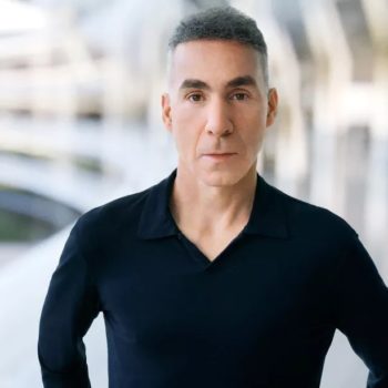 Apple dan riccio begins a new ch