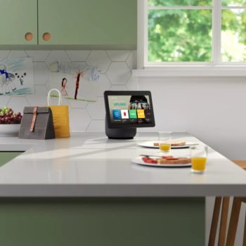 Echo Show 10 Charcoal Kitchen