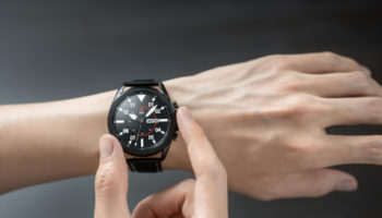 007 galaxywatch3 lifestyle image