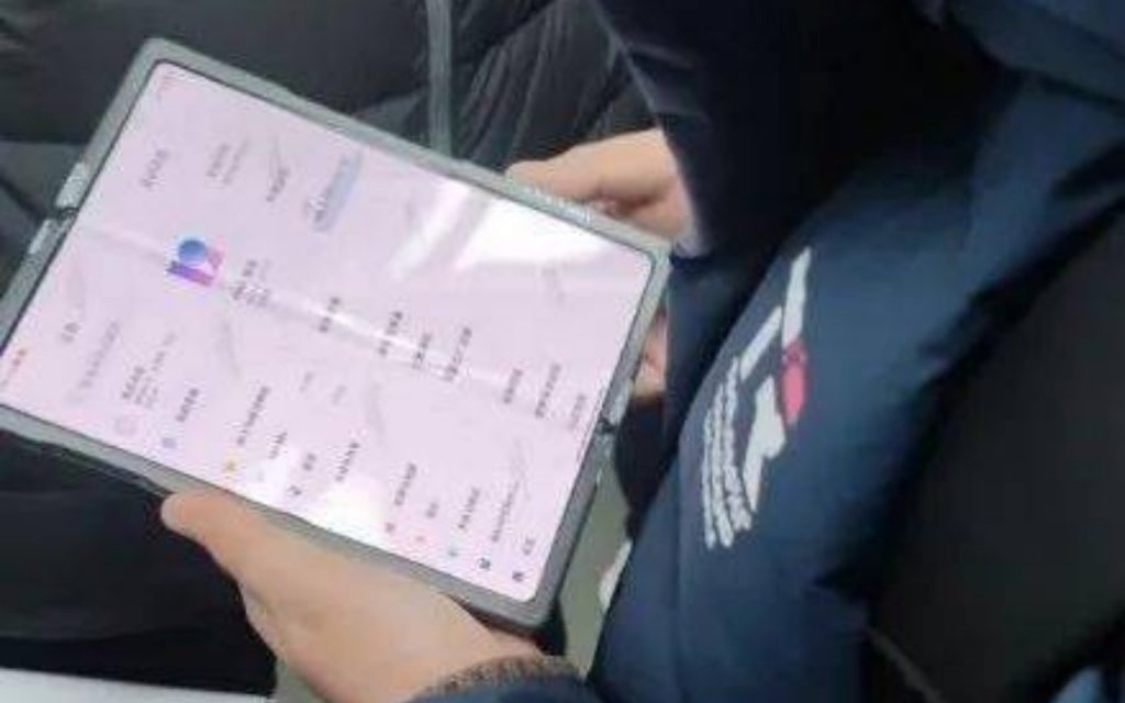 Le smartphone pliable Mi MIX de Xiaomi apparaît sur de nouvelles images 52 6051c2162fccc