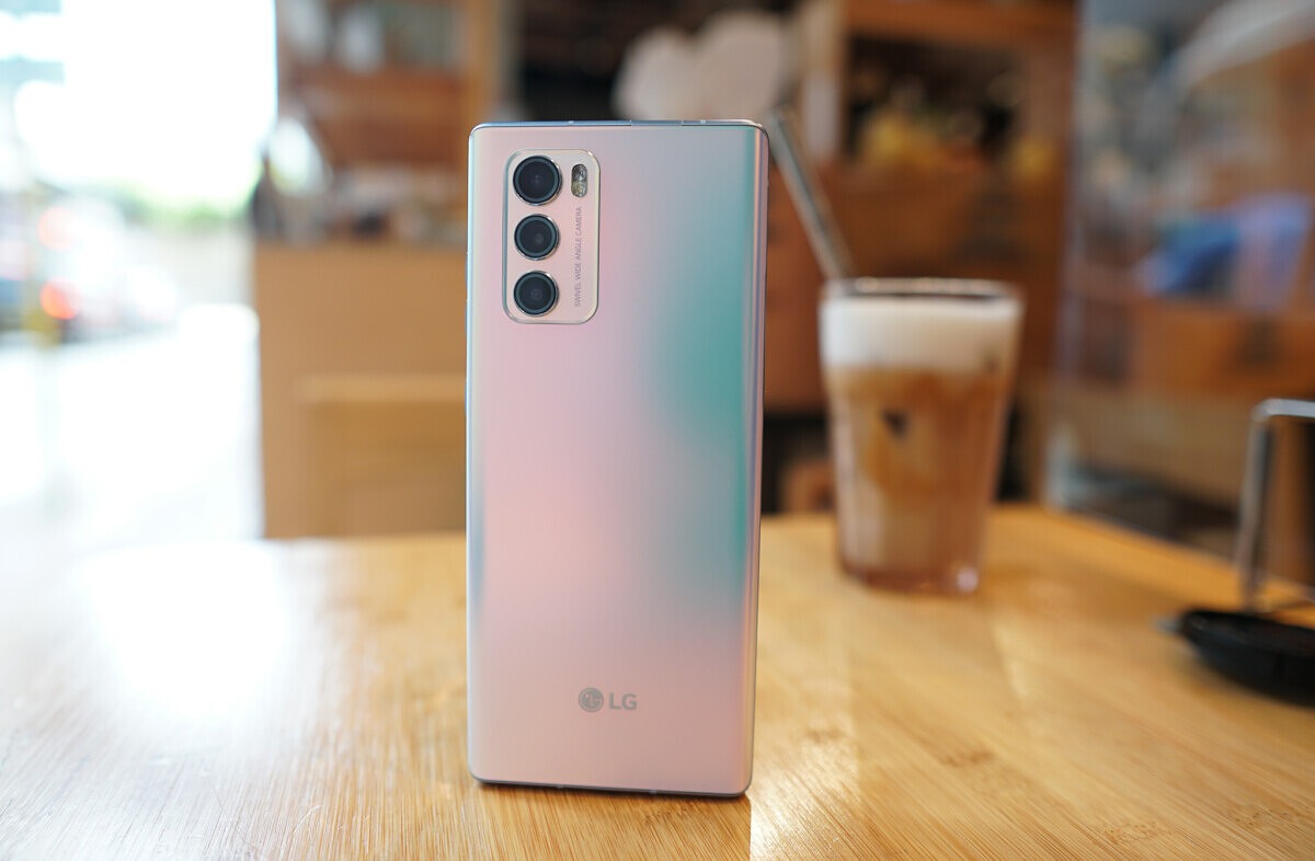 LG Wing Hands On XDA20