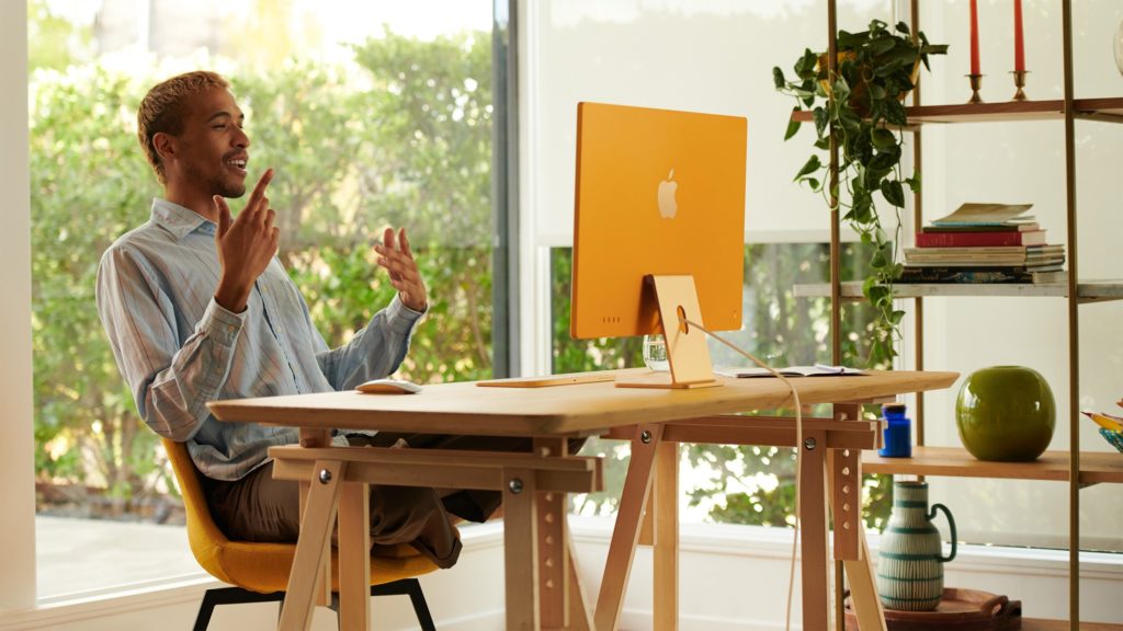 Le nouvel iMac se vante d'une structure plus fine, d'une puce M1 et d'éclatantes couleurs 51 apple new imac spring21 lifestyl