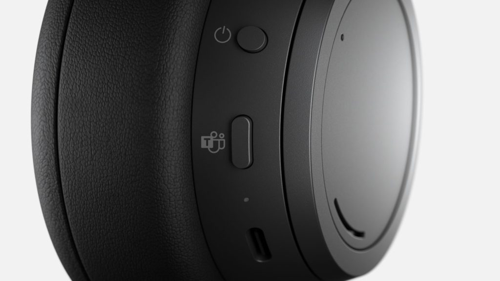 Microsoft lance un casque, une webcam et un haut-parleur adaptés à Teams 52 surfaceheadphones02 1600x900 1