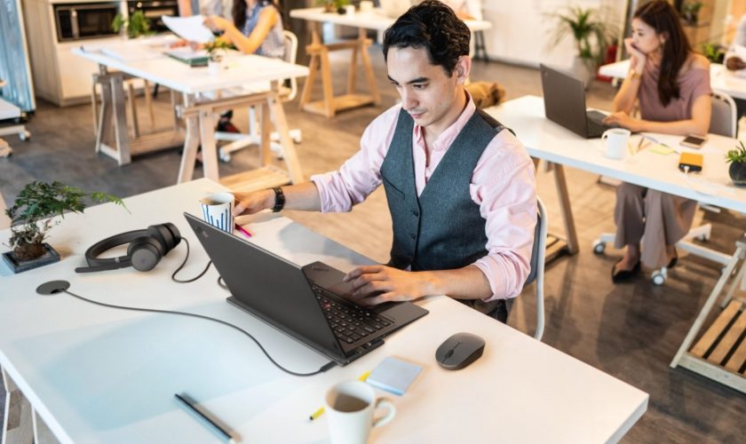 Lenovo lance la marque « Go » pour des accessoires de voyage 81 04 Lenovo Go Still Life Office