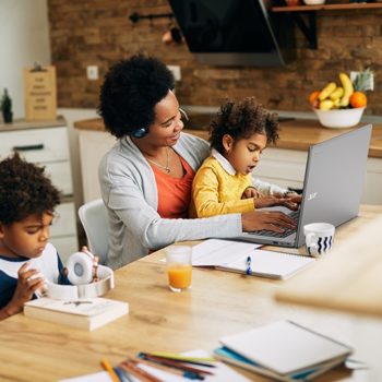 Acer Chromebook 317 CB317 1HT Lifestyle 01