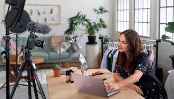 Swift X SFX14 41G lifestyle 02