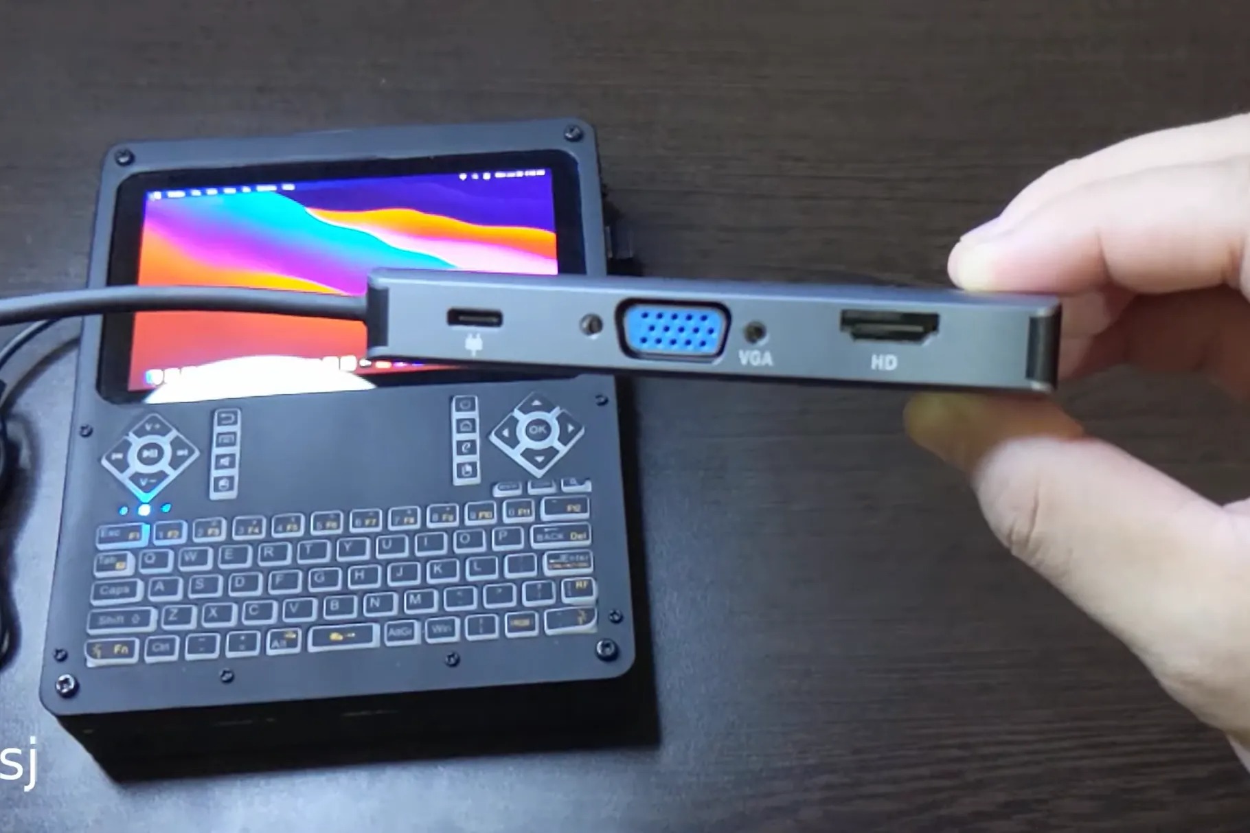 Ce YouTubeur a assemblé un PC portable qui fonctionne avec macOS Big Sur