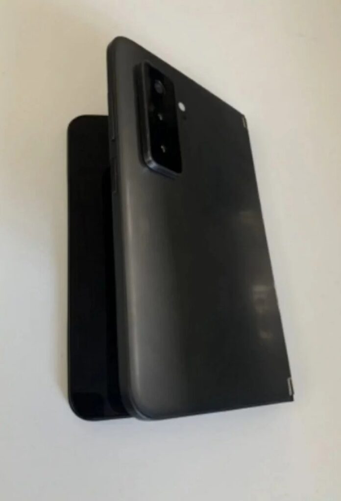 Le Surface Duo 2 corrigerait les plus gros problèmes du Surface Duo 51 e7n6fqzxoaau ea