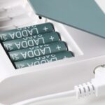 Le chargeur de piles Tjugo de IKEA ressemble à un livre 46 tjugo battery charger with stora3