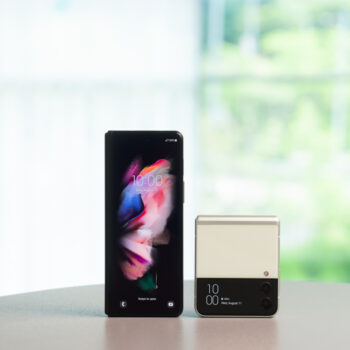 032 galaxyzfold3 5g phantomblack galaxyzflip3 5g cream 2