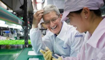 foxconn iphone tim cook us1