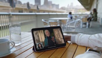 Apple iPad mini lifestyle 091420