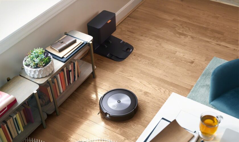 Le iRobot Roomba j7+ surveille vos sols pour éviter les fils et les crottes de chien 91 Roomba j7 Object Detection Cord