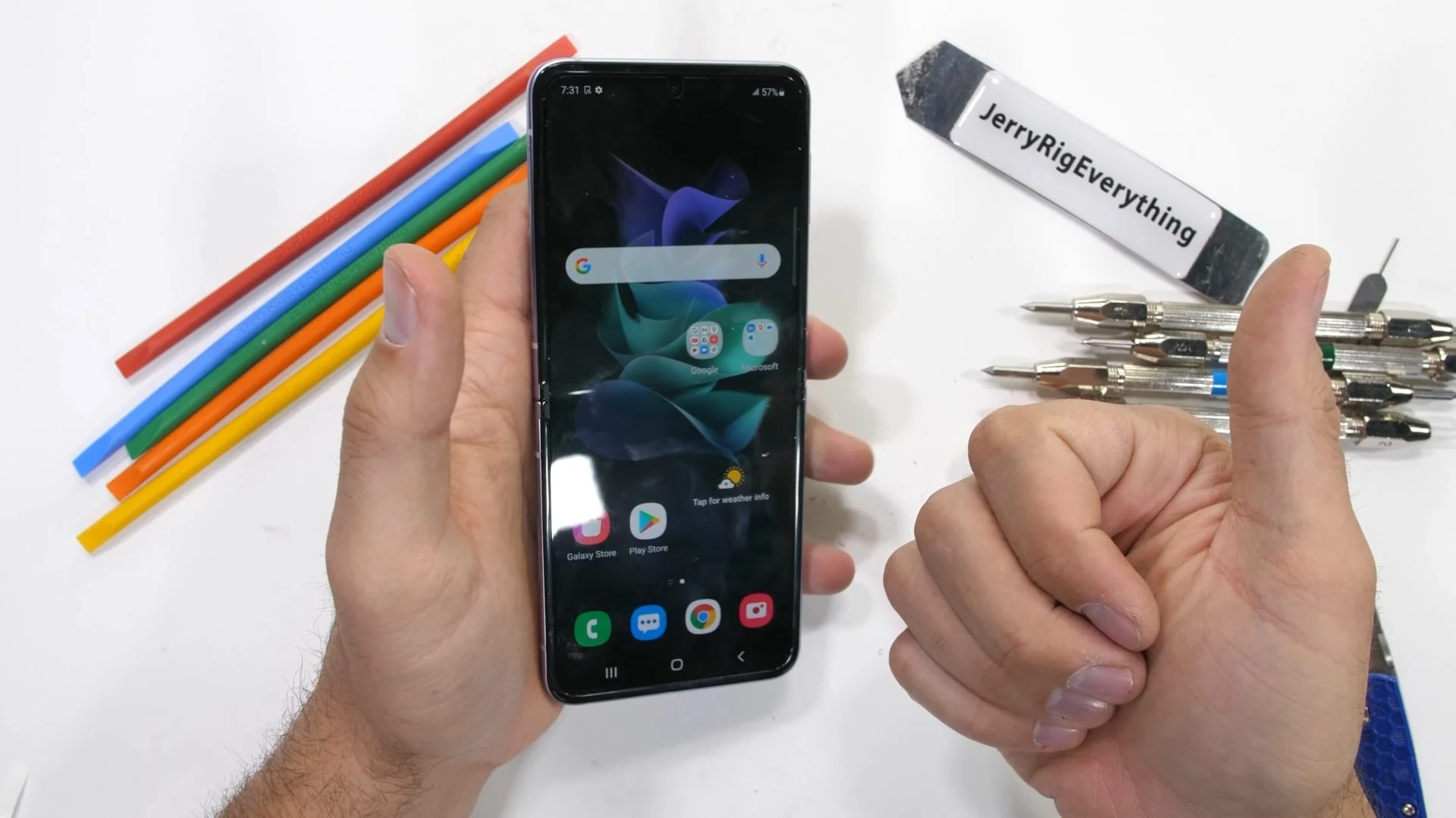 Le dernier test de durabilité confirme que le Galaxy Z Flip 3 est résistant