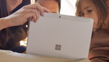 Surface Go 2 Panel12 Picture Unw