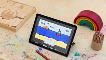 Surface Go 3 Creating under em