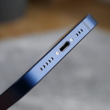 apple iphone 12 lightning