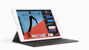 apple ipad 8th gen w keyboard 09 2