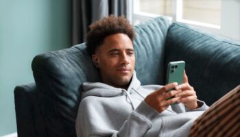 FP4 Green Earphones Kera 1080x72 1