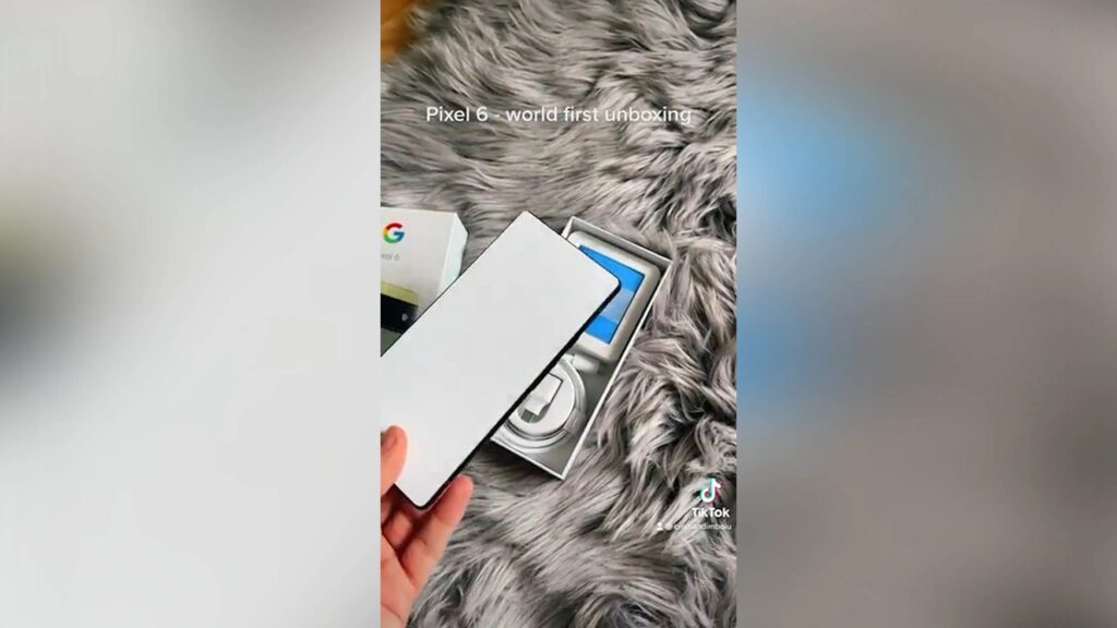 La première vidéo de déballage du Pixel 6 révèle le contenu de la boîte 51 Pixel 6 Sorta Seaform unboxing 3