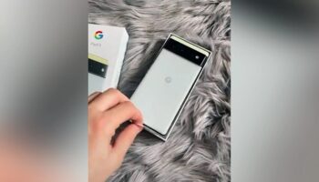 Pixel 6 sorta seafoam unboxing