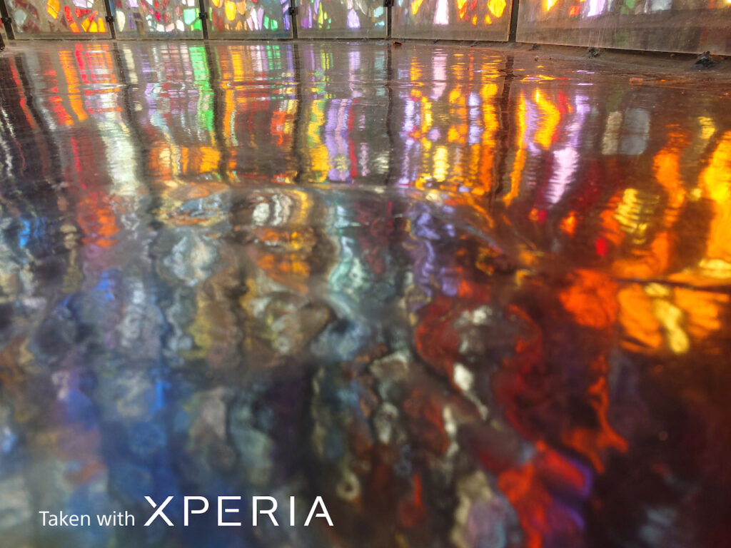 Voici le Xperia PRO-I, un smartphone que Sony appelle « The Camera » 55 Stainedglass reflection