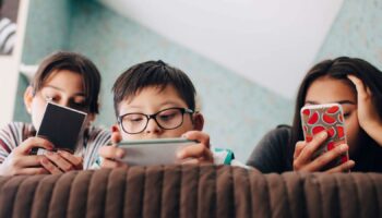 children cell phones gty jt 2109