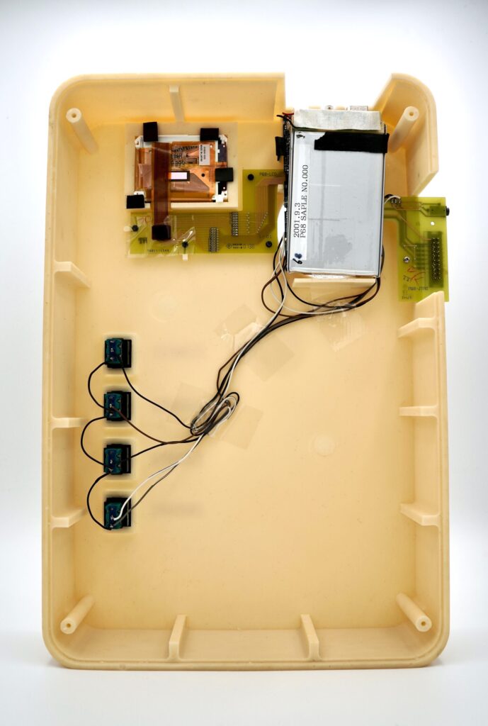 Apple a fabriqué ce prototype pour cacher le design original de l'iPod et éviter les fuites 41 iPod 3 scaled 1