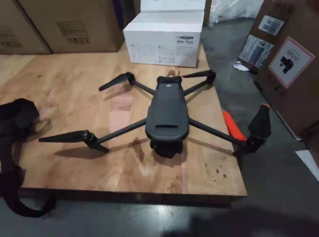 Une fuite du DJI Mavic 3 révèle l'intriguant design du drone et ses deux caméras 52 mavic 3 leak