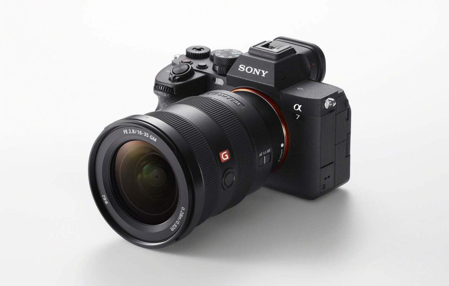 Le Sony Alpha 7 IV un appareil plein format qui offre des photos et des vidéos de qualité égale