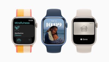 Apple watchOS8 avail hero 092020
