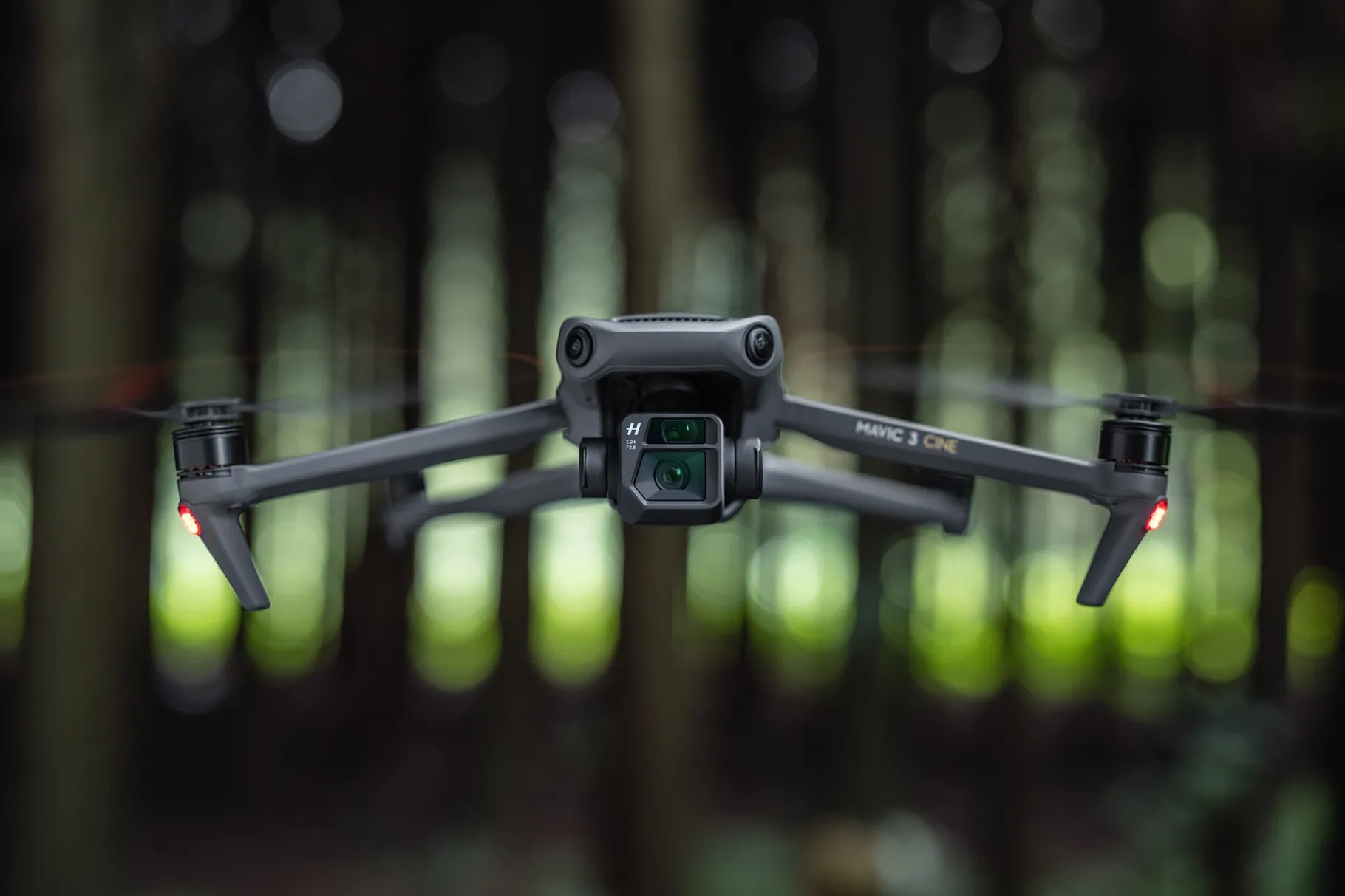 Le DJI Mavic 3 entre en scène avec une double caméra Hasselblad