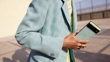 Pixel 6 Sorta Seafoam