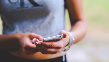 cell phone 791365 1920