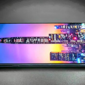 Motorolas first Snapdragon 8 Gen