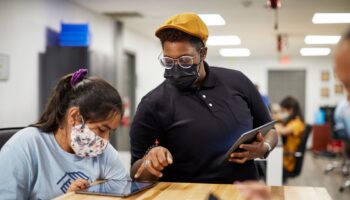 Apple curiosity stem day Teacher