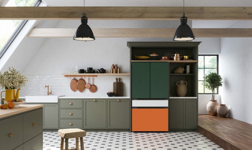 CES 2022 : Samsung lance le réfrigérateur Bespoke à porte française, et deux nouveaux appareils connectés 78 Bespoke Refrigerator scaled 1