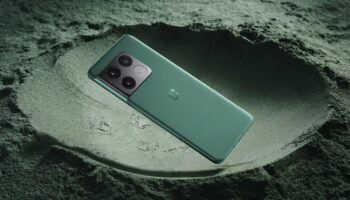 OnePlus 10 Pro launches in China