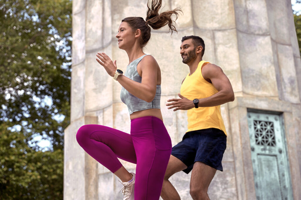 CES 2022 : Garmin lance les montres Venu 2 Plus et Vivomove Sport 54 Visuel N› 1 mixte 20210614 Support FIT 0584 RGB