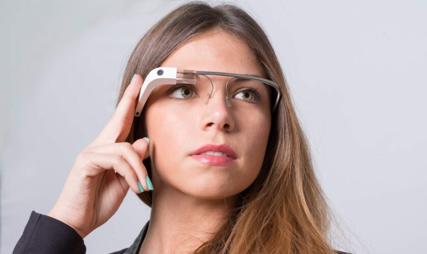 Google prévoirait un nouveau casque de réalité augmentée pour 2024 62 googleglasslady
