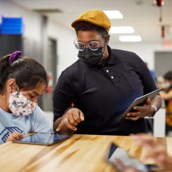 Apple curiosity stem day Teacher