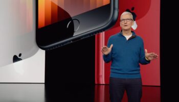 Apple event peak performance 17