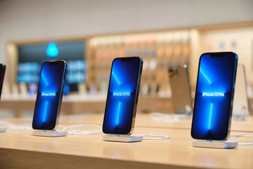 Apple iPhone iPad Availability B