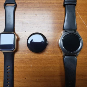 google pixel watch size vs apple