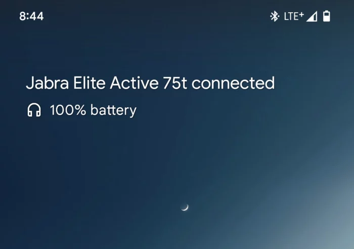 Le widget « En bref » du Pixel va indiquer l’état de la batterie des appareils Bluetooth connectés