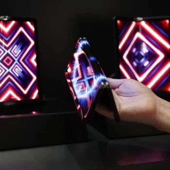 Microsoft files patent for a pho