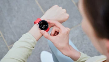 005 lifestyle galaxywatch4 pinkg