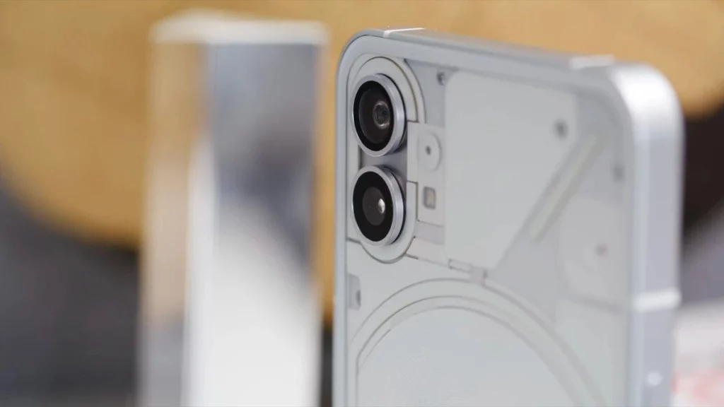 Voici à quoi les 900 LEDs à l'arrière du Nothing phone (1) peuvent servir 57 FVyaoALaQAANpQ6