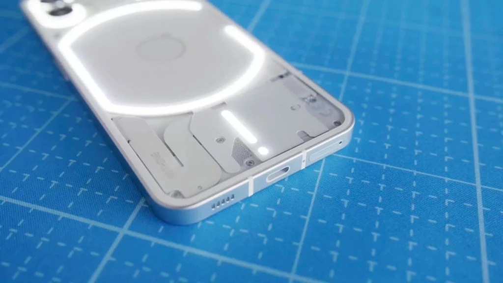 Voici à quoi les 900 LEDs à l'arrière du Nothing phone (1) peuvent servir 58 FVyaoBXakAA6Piq