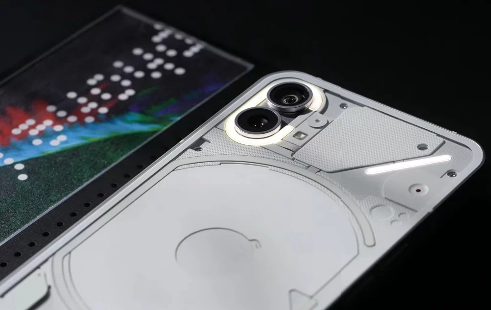 Nothing Phone 1 live image